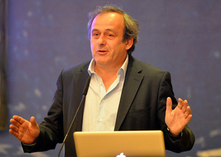 Platini rút lui trong cuộc đua đến chức chủ tịch FIFAPlatini hướng đến việc tái đắc cử chức chủ tịch UEFA.